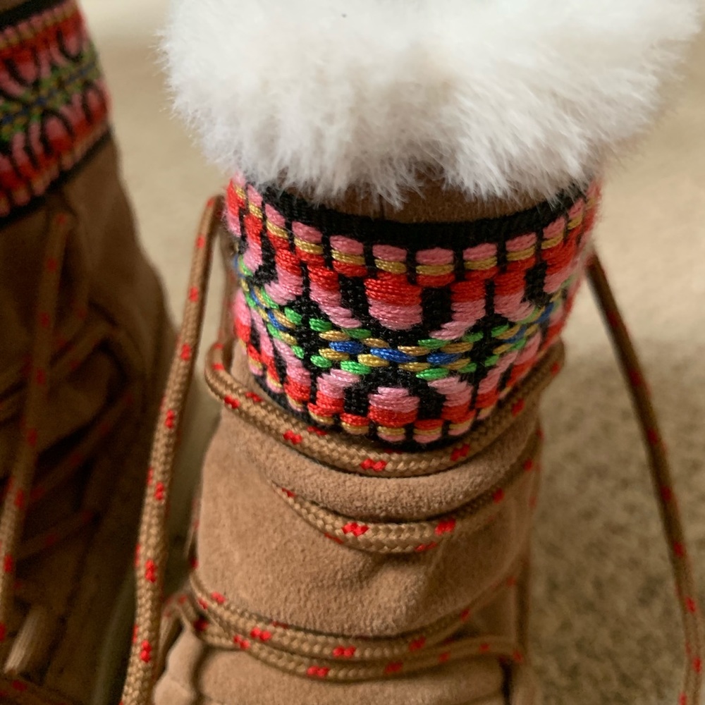 ⬇️$65. NWT TOMS ALPINE FUR BOOT tan TOFFEE sz 6 - Picture 7 of 8